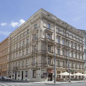 Atos 3*, Prag Çek Cumhuriyeti